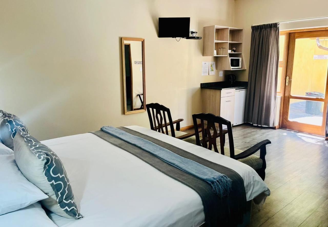 17 On Bird Guest House Beaufort West Zewnętrze zdjęcie